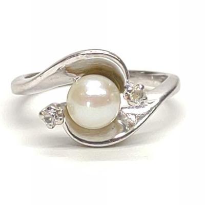 Sale Photo Thumbnail #329: 10K White Gold & Pearl 6mm Bypass Ring (sz 6)