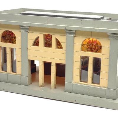 Sale Photo Thumbnail #274: Lighted G Gauge Stained Glass Train Station