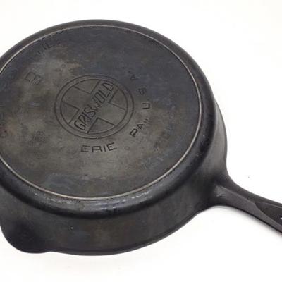 Sale Photo Thumbnail #261: Griswold #9 710H Cast Iron Skillet w/ Heat Ring