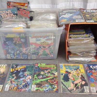 Sale Photo Thumbnail #421: (382) DC Modern Age Comic Books