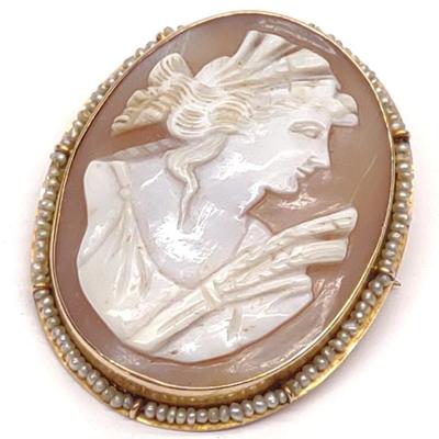 Sale Photo Thumbnail #188: Antique 10K Gold Carved Cameo Brooch / Pendant