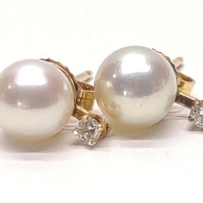 Sale Photo Thumbnail #425: 14K Gold Pearl & Diamond Stud Earrings (6.5mm)