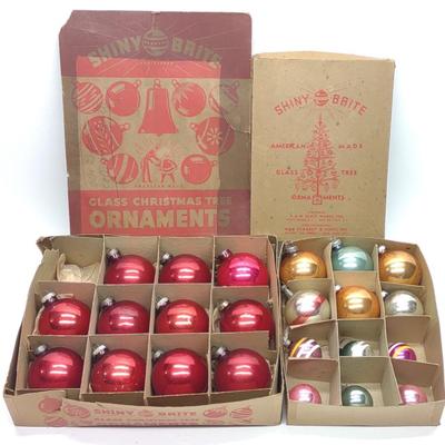 Sale Photo Thumbnail #519: 23 Vintage Shiny Brite Christmas Ornaments & Boxes
