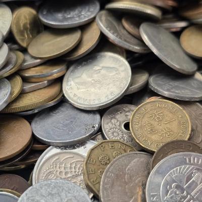 Over 5 Pounds of Foreign Coins 