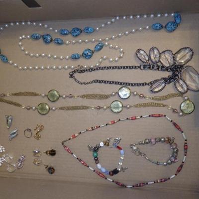 Sale Photo Thumbnail #101