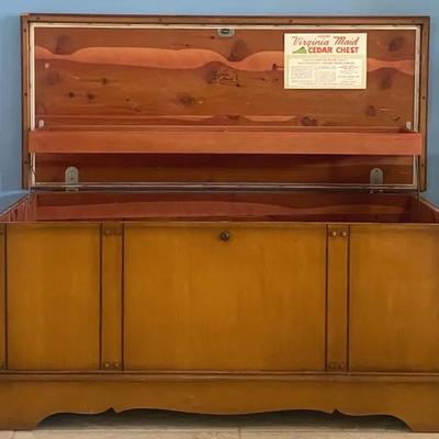 Virginia Maid Lane Cedar Chest