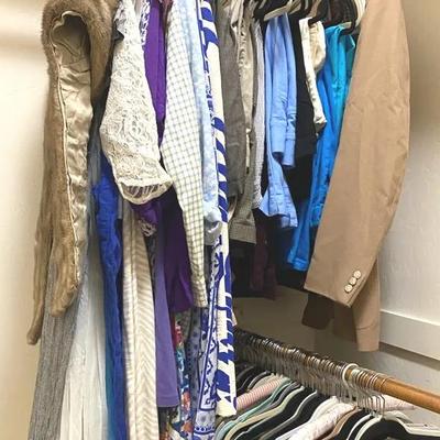 Women’s Walk In Closet 