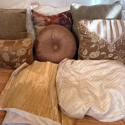 Luxurious Bedding Set