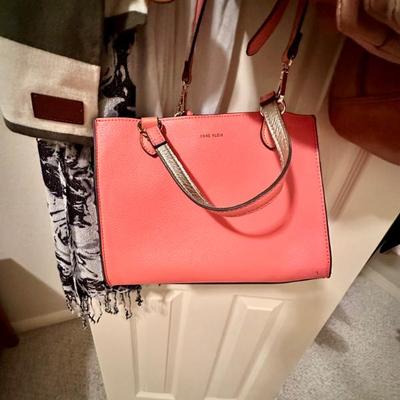 Sale Photo Thumbnail #249