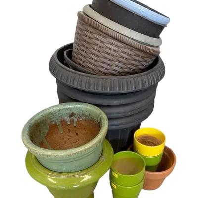 Plastic & Ceramic Garden Pots - Various Sizes