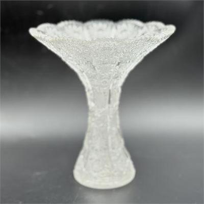 Sale Photo Thumbnail #30: Lot 087  
Czechoslovakian Queens Lace Pattern Bohemian Cut Crystal Flared Vase