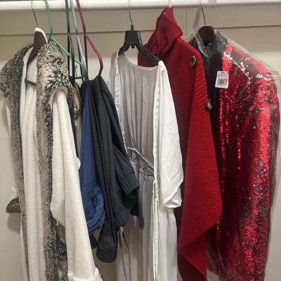 Women’s L-XL Clothing 