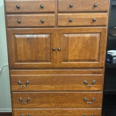 Secretary Cabinet/Desk