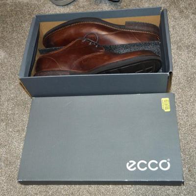 Sale Photo Thumbnail #27: Men's Shoes 