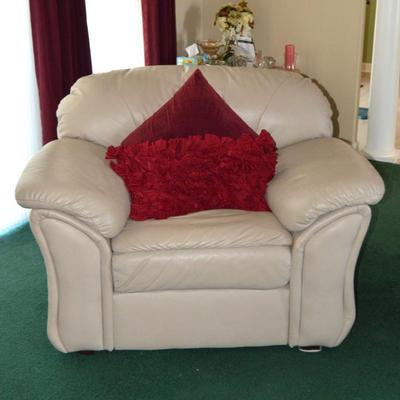 Sale Photo Thumbnail #80: Leather Chair