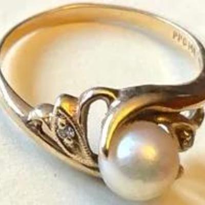 14k Gold Ring With Pearl