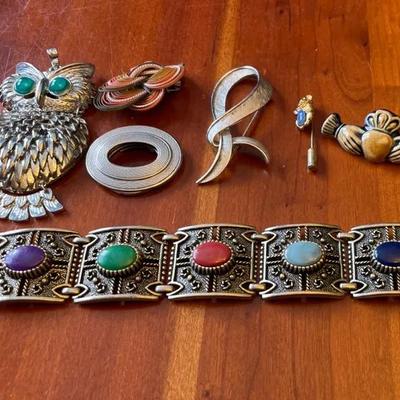 Lot Of Various Pieces Of Costume Jewelry