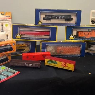AHM (American Heritage Models) & MEHANO HO TRAIN CARS w/ Accessories 