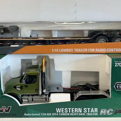 Remote Control Heavy Haul Tractor & Lowboy Trailer (2)
