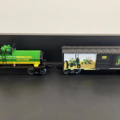 Lionel John Deere Reefer Train Car & Single Dome Tank Car