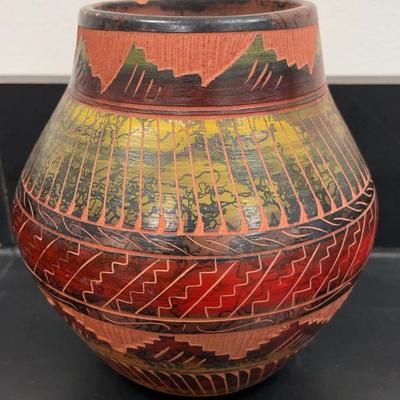 Native American Navajo Etched Horsehair Pot