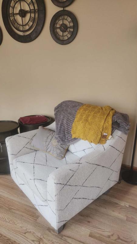 Sale Photo Thumbnail #2