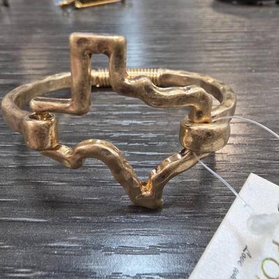 Sale Photo Thumbnail #343