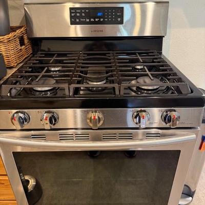 Sale Photo Thumbnail #2: SAMSUNG GAS RANGE STOVE