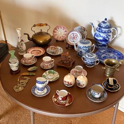 Sale Photo Thumbnail #6: Collectible teacups and teapots