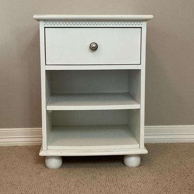 White Night Stand With Drawer