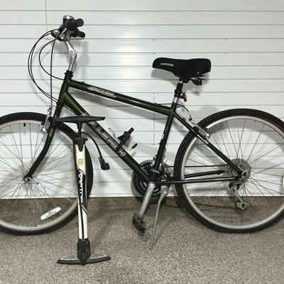 Raleigh SC30 Sport Comfort Bike & Genesis Raptor Air Pump