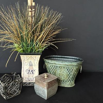 Antique-style Home Accents 