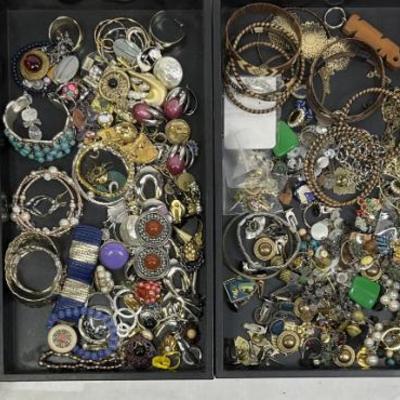 Sale Photo Thumbnail #647