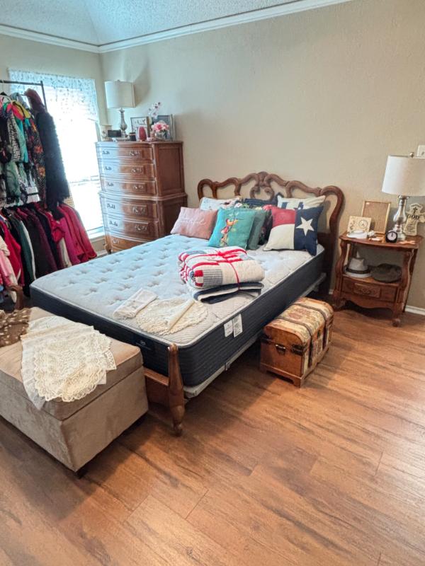 Sale Photo Thumbnail #30