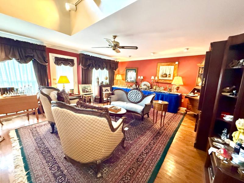 Sale Photo Thumbnail #2