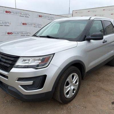 Sale Photo Thumbnail #7: 220 • 2016 ford explorer low miles!!!