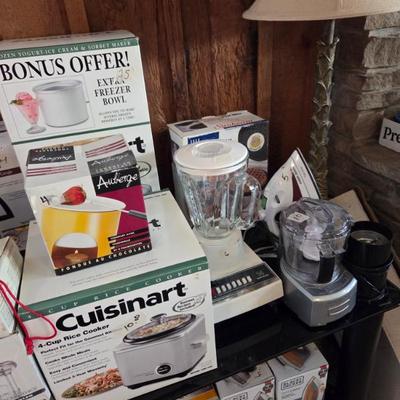 Sale Photo Thumbnail #24: Kitchen items