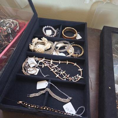 Sale Photo Thumbnail #203