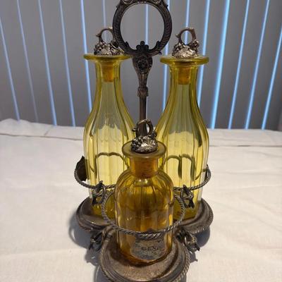 Vintage Silver Plate Decanter Stand With 3 Glass Decanters