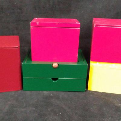 Primary Color Boxes