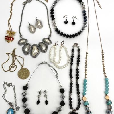 Sale Photo Thumbnail #343