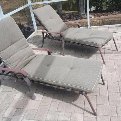 Pair Of Lightweight Metal Patio/ Pool Lounges