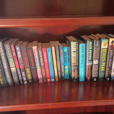 Novels- Cussler, Omer, Shaw, Kasper, Greeny, Petrie+++