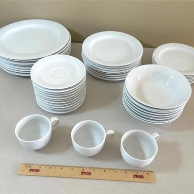 Contemporary Fine China By Noritake In Arctic White Dining Set 