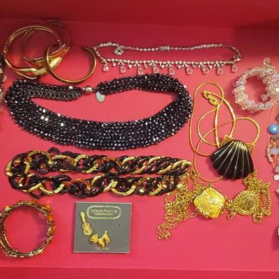 Sale Photo Thumbnail #547