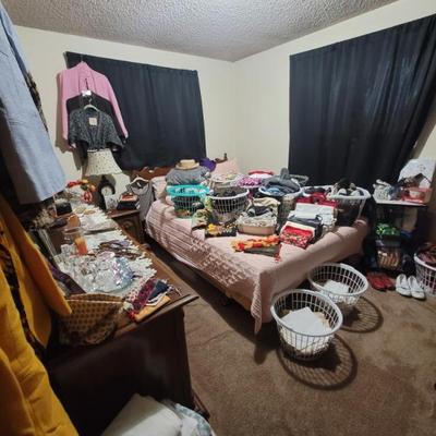 Sale Photo Thumbnail #256