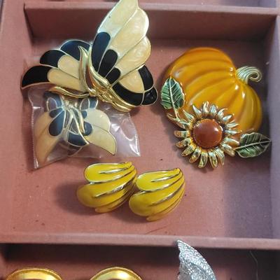 Sale Photo Thumbnail #522