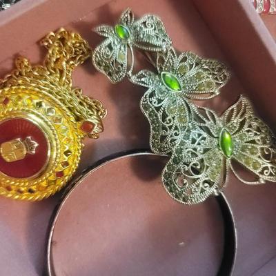 Sale Photo Thumbnail #542