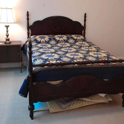 Vintage Four-Poster Wood Bed Frame with Sealy Mattress, Box Spring, Nightstand & Lamp