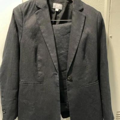 Women’s Size 6 Linen Black Suit